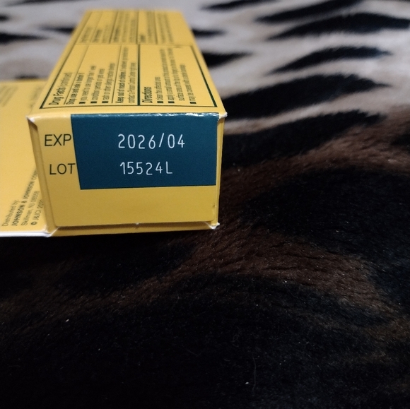 Neosporin Triple Antibiotic Ointment 0.5 OZ - Picture 3 of 3